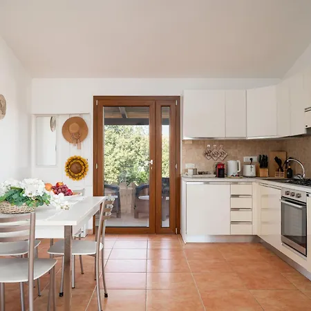 Semesterbostad Oasis Con Vista Mare Budoni